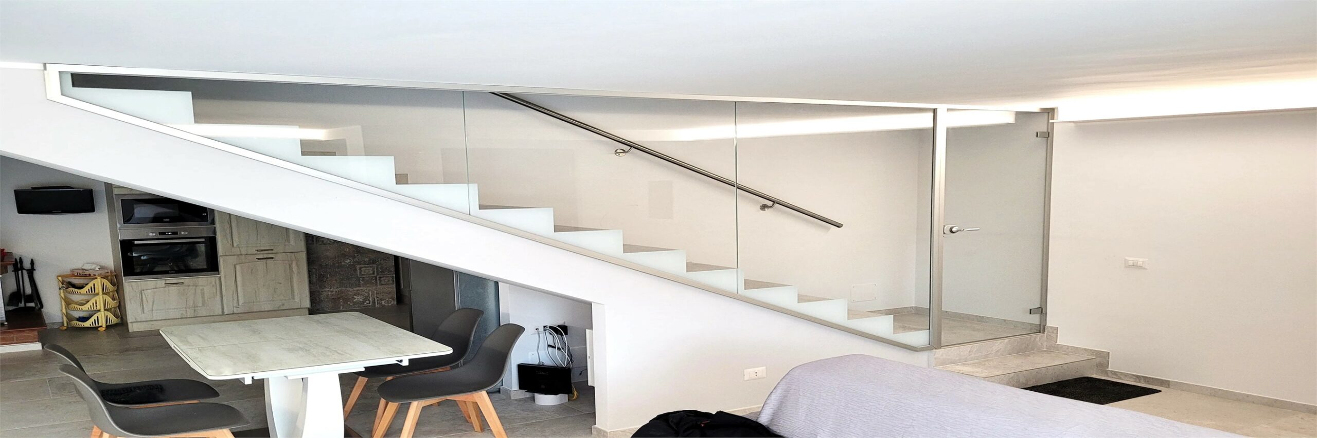 https://www.elshinetech.it/wp-content/uploads/2025/05/VETRO-HEADER-PARAPETTI-scaled.jpg